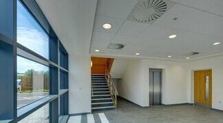 Plus de détails pour Tachbrook Rd, Leamington Spa - Industriel à louer