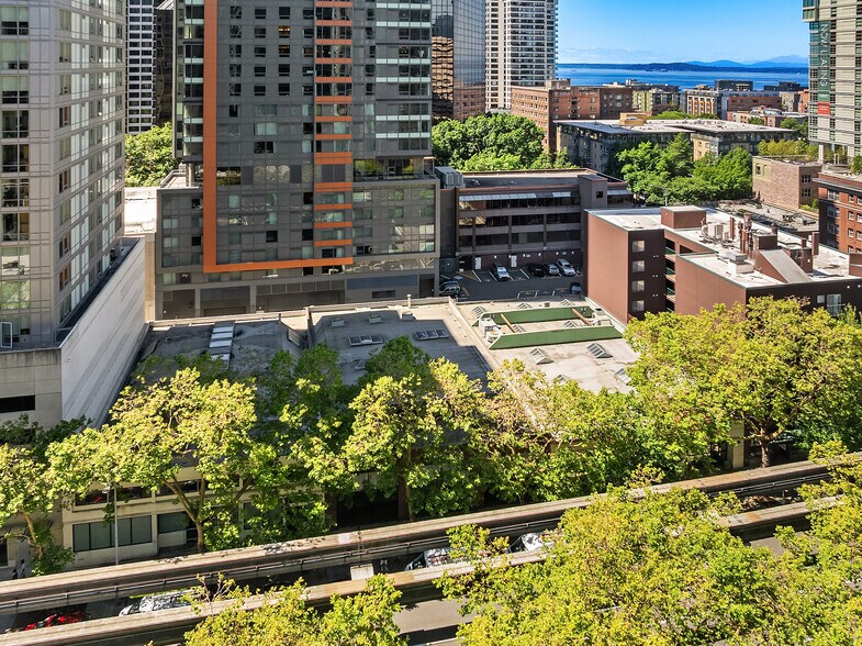 2115-2121 5th Ave, Seattle, WA à vendre - Photo du bâtiment - Image 2 de 12