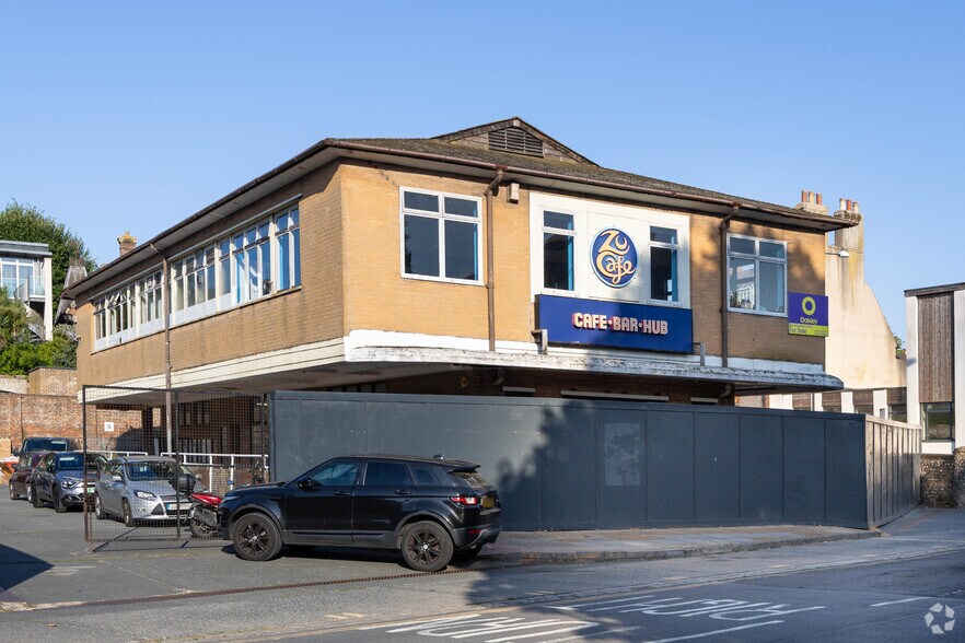 The Former Lewes Bus Station portefeuille de 2 propriétés à vendre sur LoopNet.ca - Photo principale - Image 2 de 10