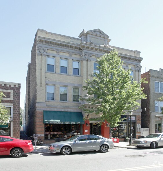 406 Main St, Metuchen, NJ à louer - Photo du bâtiment - Image 2 de 2