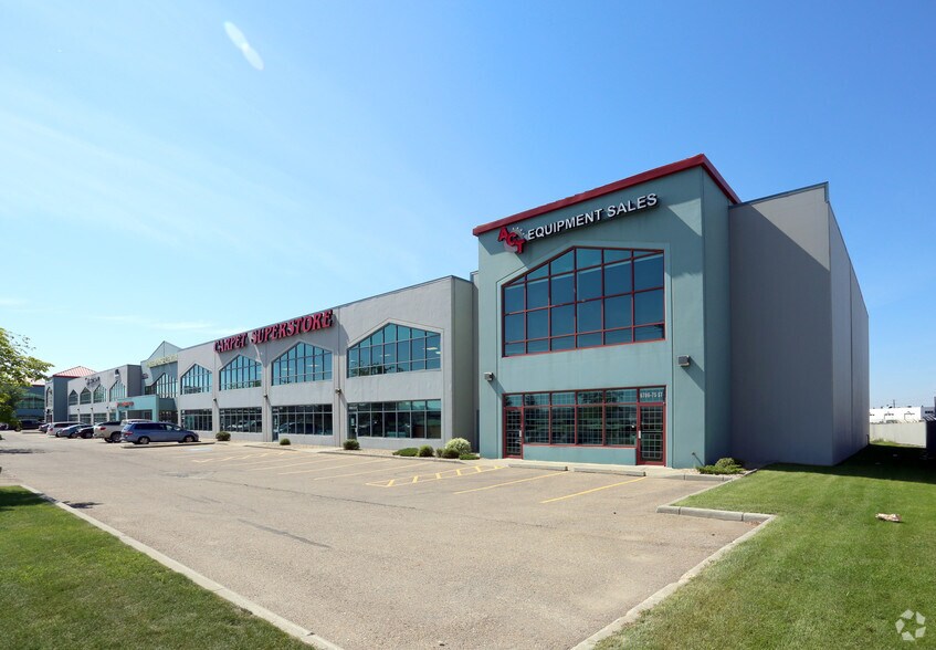 6734-6768 75 St NW, Edmonton, AB à louer - Photo du bâtiment - Image 3 de 8