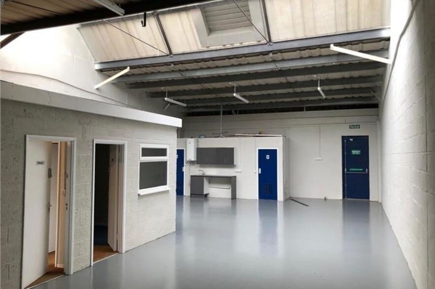 Stacey Bushes, Milton Keynes for lease - Interior Photo - Image 3 of 3