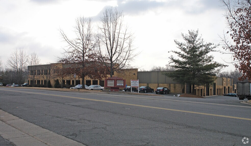 13912-13933 Willard Rd, Chantilly, VA à louer - Photo du bâtiment - Image 3 de 3