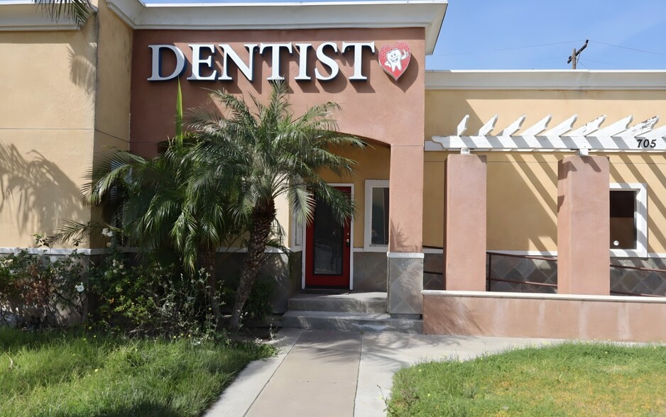 705 S State College Blvd, Anaheim, CA for sale - Building Photo - Image 3 of 15