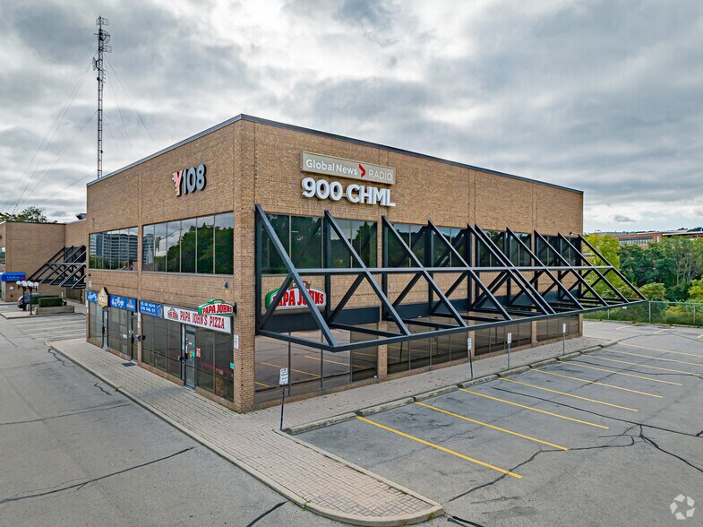 875 Main St W, Hamilton, ON à vendre - Photo principale - Image 1 de 1