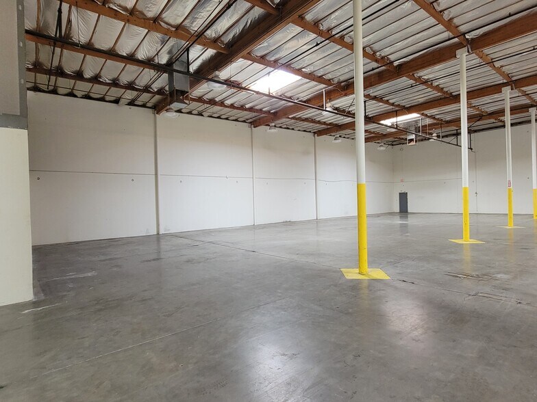 3717 E Broadway Rd, Phoenix, AZ à louer - Photo intérieure - Image 3 de 5