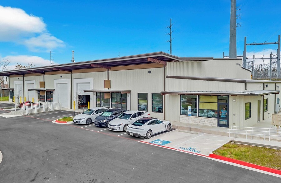 2216 Avenue N, Austin, TX for lease - Building Photo - Image 2 of 8