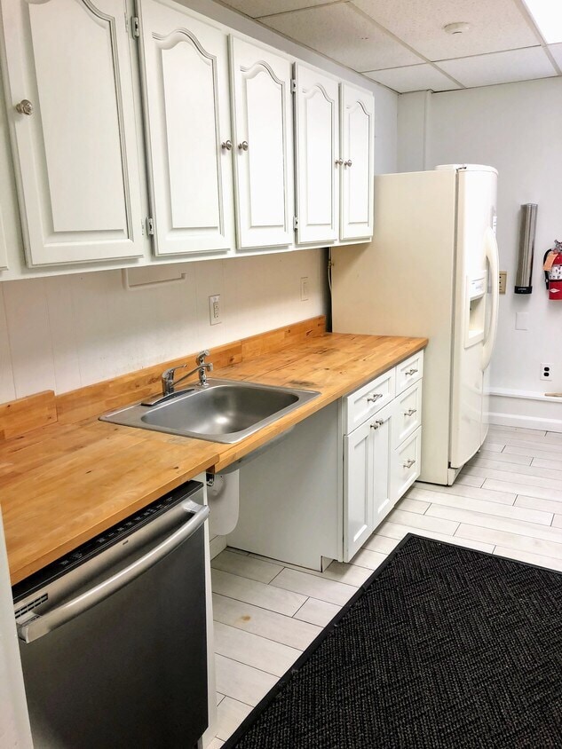 2 Kings Hwy W, Haddonfield, NJ for lease Interior Photo- Image 1 of 6