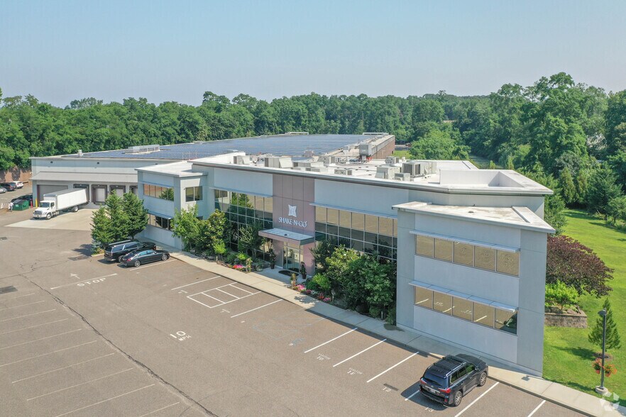 85 Harbor Rd, Port Washington, NY à louer - Photo du bâtiment - Image 2 de 11