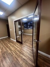 30941 Agoura Rd, Westlake Village, CA à louer Photo intérieure- Image 1 de 12