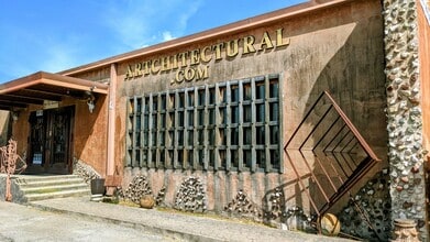 1350 E Southcross Blvd, San Antonio, TX for lease Building Photo- Image 1 of 2