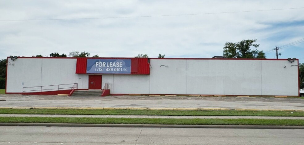 9941 North Fwy, Houston, TX for lease - Building Photo - Image 1 of 1