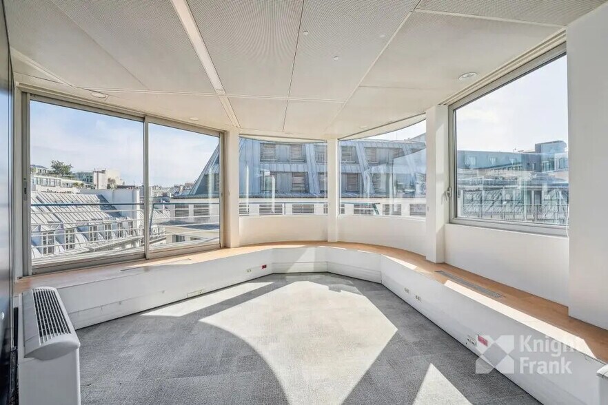 37 Rue De La Victoire, Paris à louer - Photo du bâtiment - Image 3 de 13