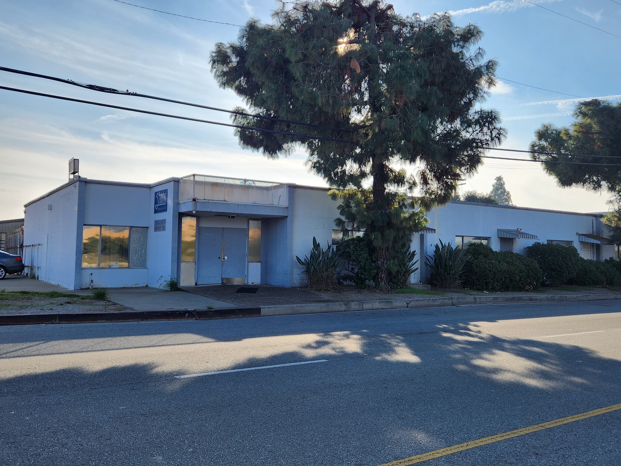 1768 W 1st St, Irwindale, CA à vendre Photo du bâtiment- Image 1 de 3