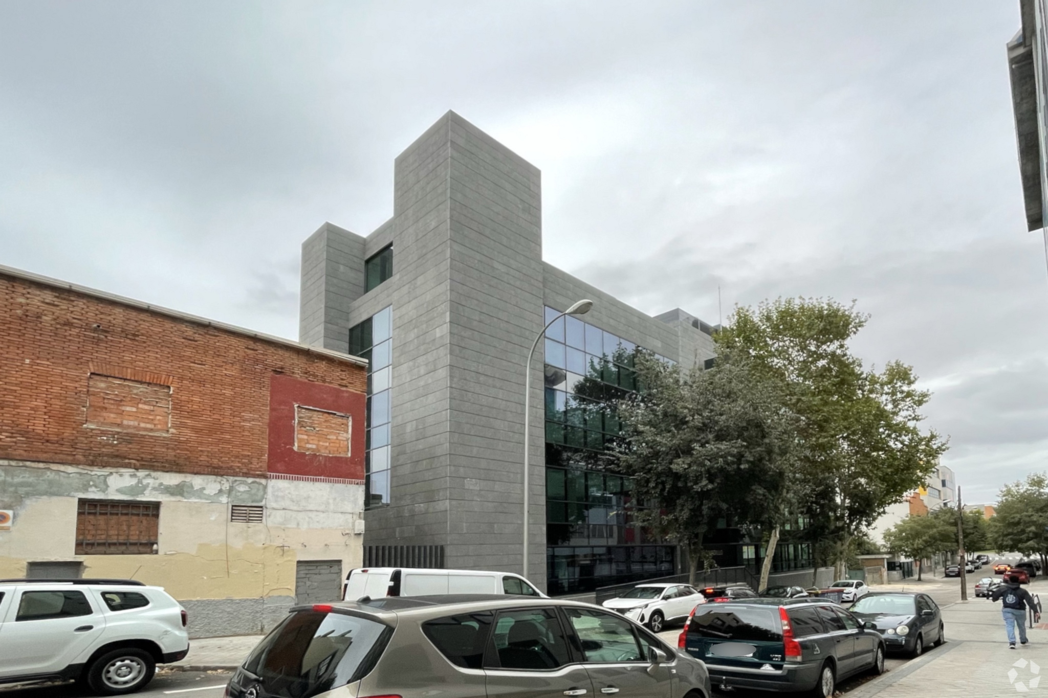 Calle Santa Leonor, Madrid, Madrid à louer Photo du bâtiment- Image 1 de 3