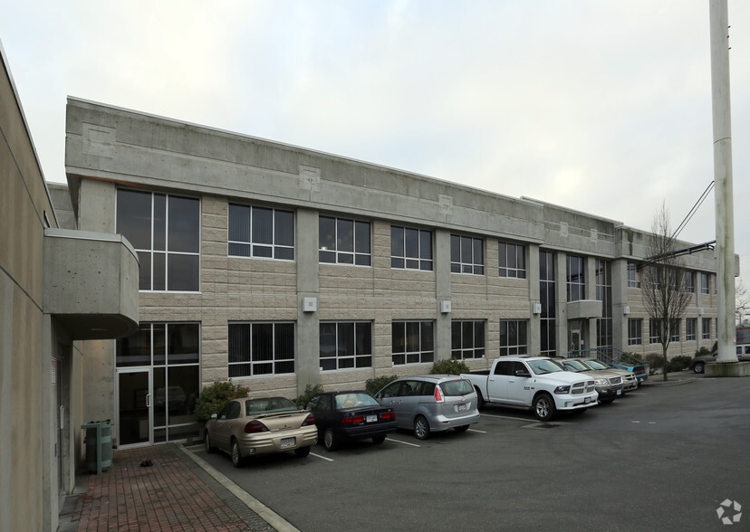2750 Quadra St, Victoria, BC for lease - Building Photo - Image 2 of 5