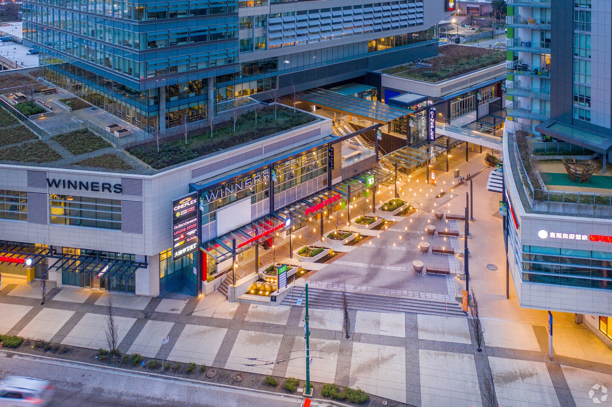 450 SW Marine Dr, Vancouver, BC à vendre Photo du bâtiment- Image 1 de 1