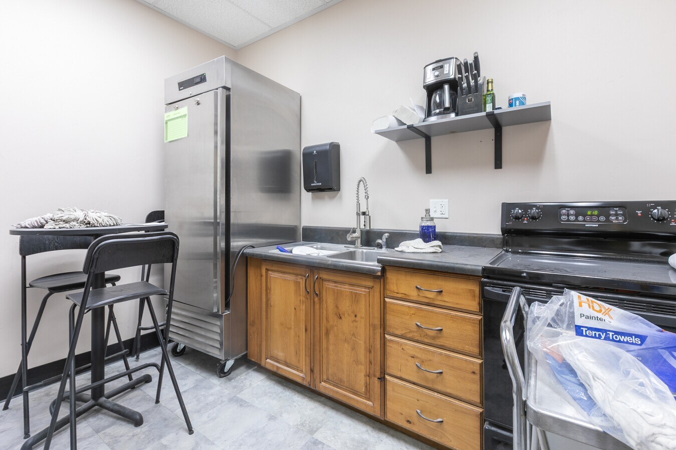 445 N 700 W, North Salt Lake, UT 84054 - Unit 104 - - Interior Photo - Image 2 of 10