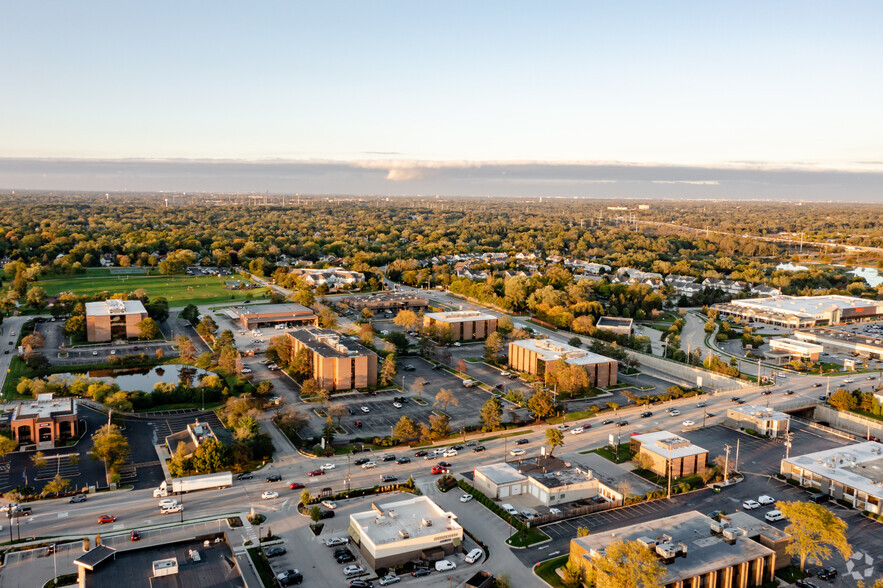 800 Roosevelt Rd, Glen Ellyn, IL for lease - Aerial - Image 3 of 12