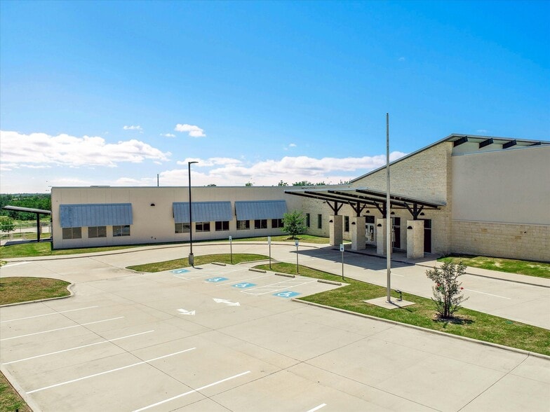 700 Stadium Dr, Georgetown, TX for sale - Building Photo - Image 3 of 17