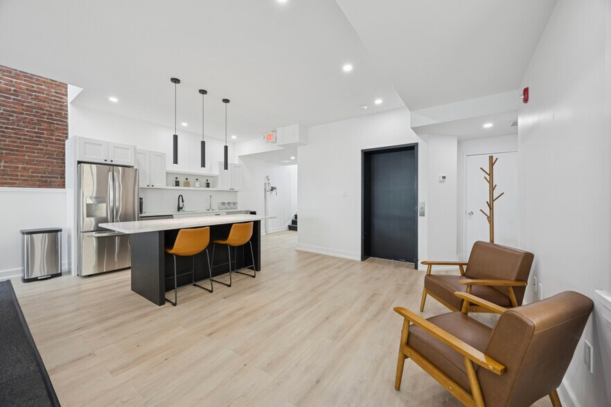 1631-1633 Locust St, Philadelphia, PA à louer - Photo du bâtiment - Image 2 de 13