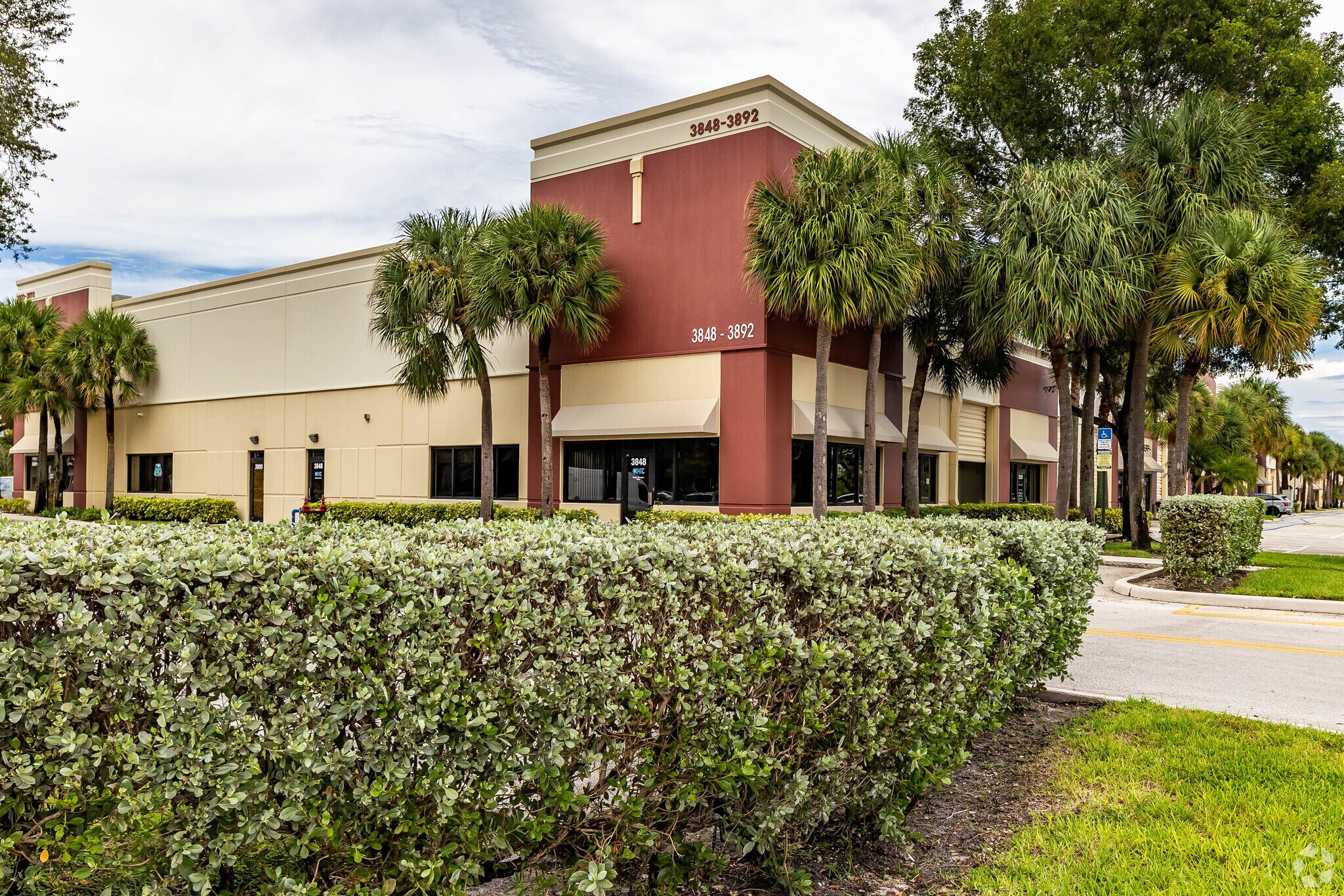3800-3886 SW 30th Ave, Fort Lauderdale, FL for lease Primary Photo- Image 1 of 6