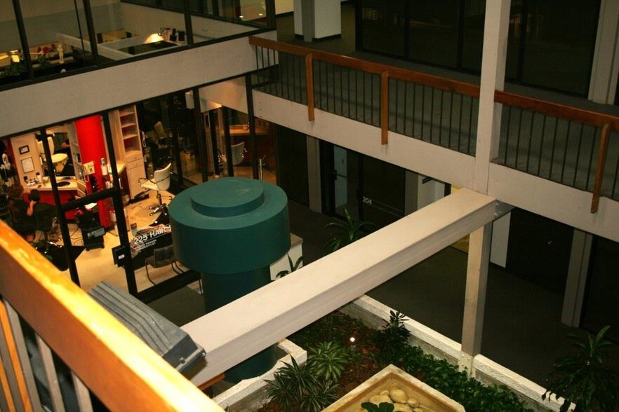 5840 S Memorial Dr, Tulsa, OK à louer - Photo du bâtiment - Image 3 de 6