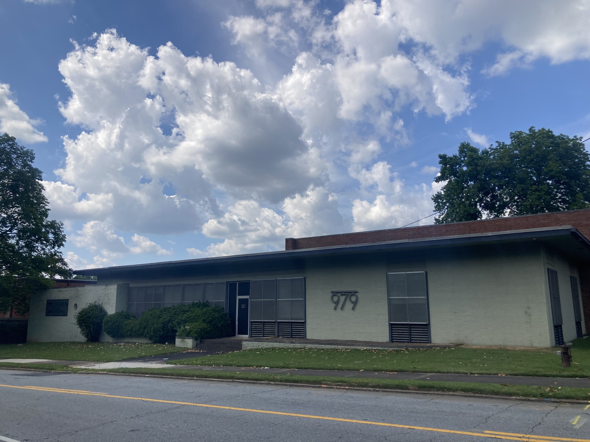 979 Donnelly Ave SW, Atlanta, GA for sale Primary Photo- Image 1 of 16