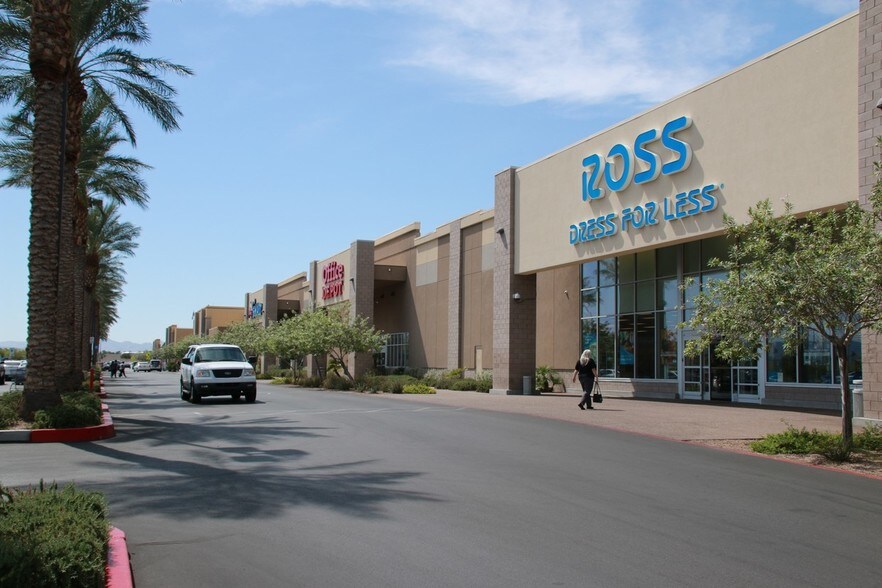 6005 S Eastern Ave, Las Vegas, NV à louer - Photo du bâtiment - Image 3 de 25