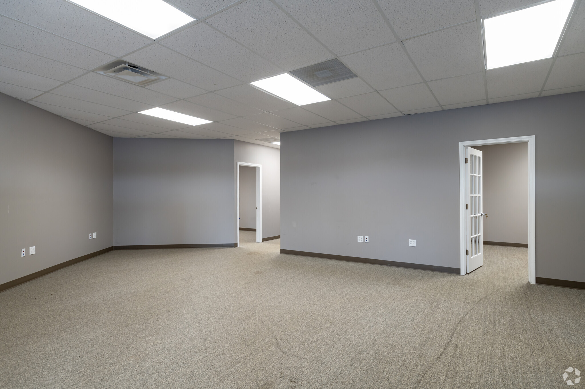 3043-3045 Grange Hall Rd, Holly, MI for lease Interior Photo- Image 1 of 9