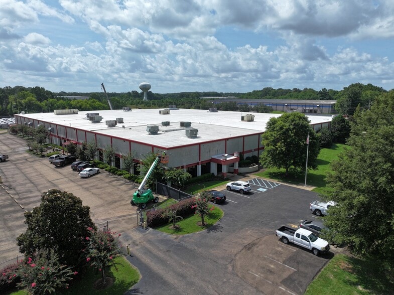 190 NW Industrial Pky, Jackson, MS for sale - Building Photo - Image 2 of 24