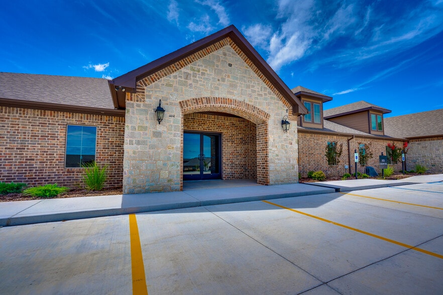 710 Colony Dr, Ada, OK for lease - Building Photo - Image 1 of 13