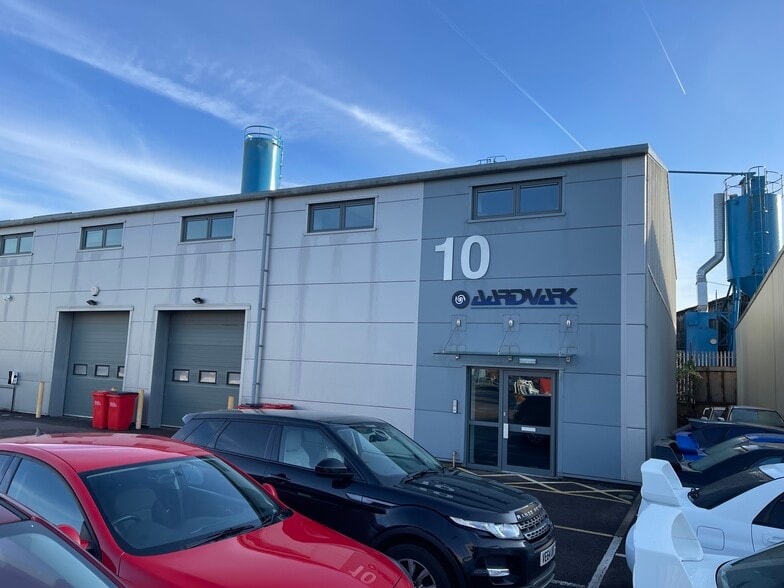 Lower Cape, Warwick for lease - Building Photo - Image 2 of 18