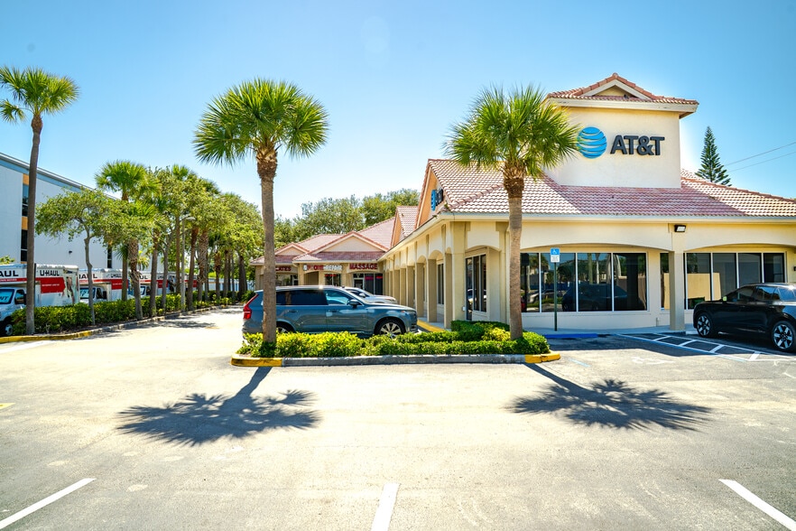 411 S Federal Hwy, Deerfield Beach, FL à louer - Photo du bâtiment - Image 3 de 16