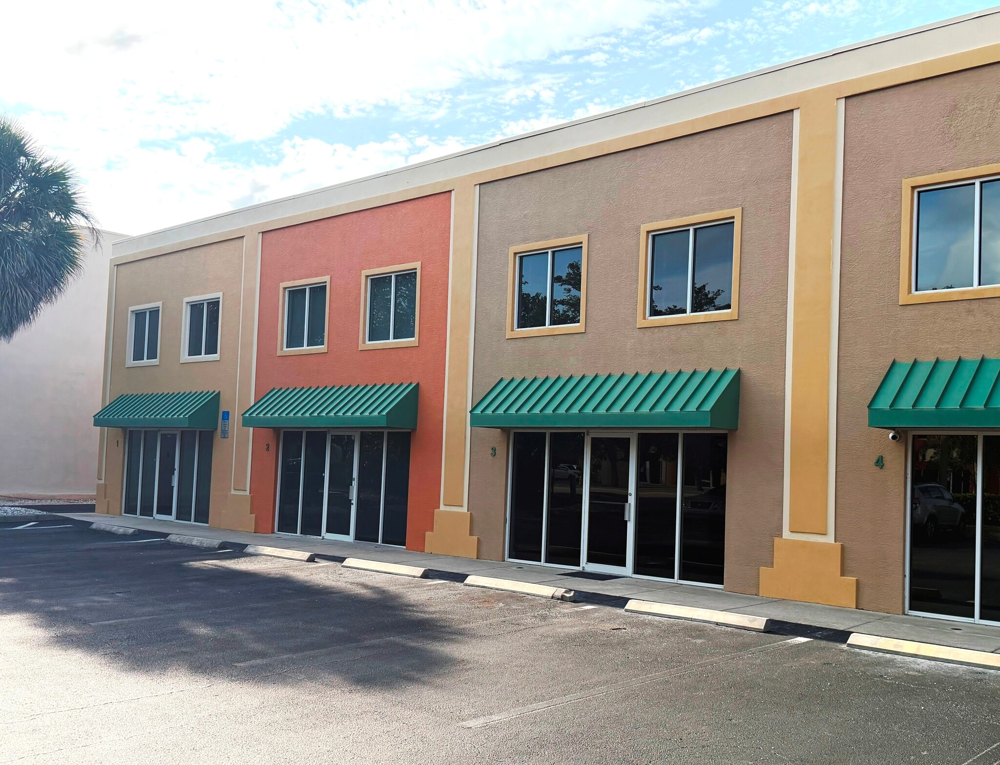 1035 Collier Center Way, Naples, FL for lease Building Photo- Image 1 of 10