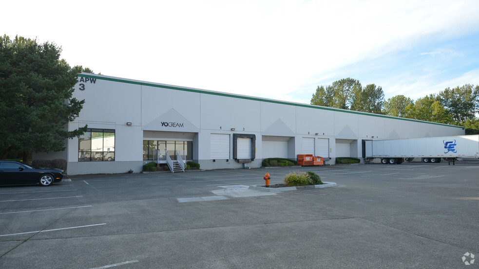 8933 NE Marx Dr, Portland, OR for lease - Building Photo - Image 2 of 61