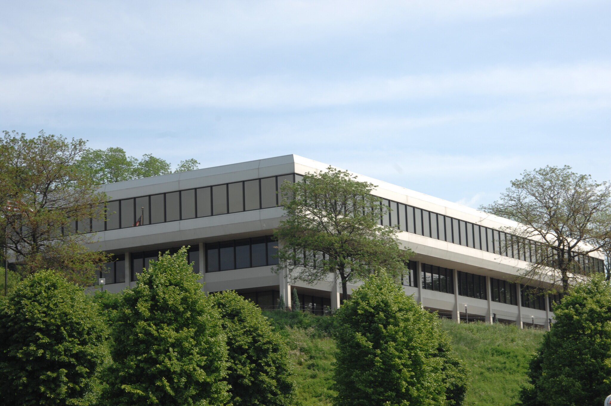 400 Holiday Dr, Pittsburgh, PA à louer Photo principale- Image 1 de 8