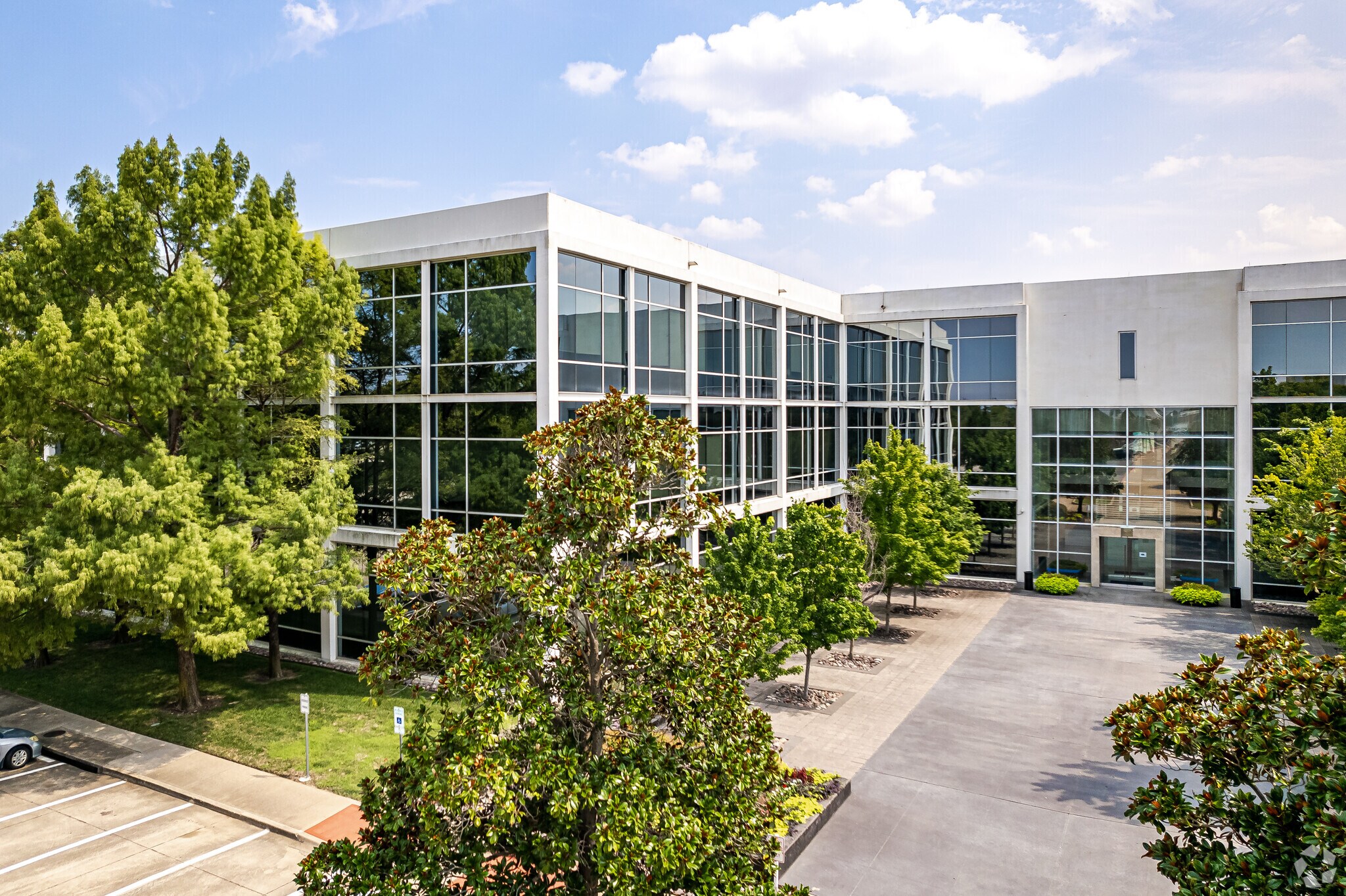 4000 International Pky, Carrollton, TX for lease Primary Photo- Image 1 of 10