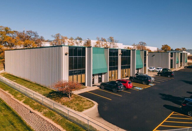 More details for 5810-5852 F St, Omaha, NE - Industrial for Lease