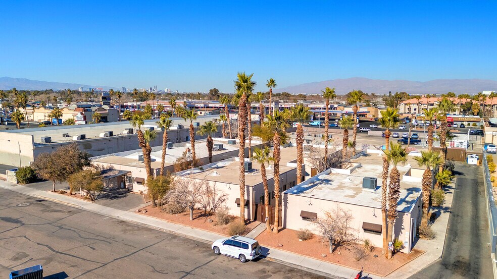 3838-3856 Raymert Dr, Las Vegas, NV à vendre - Photo du bâtiment - Image 1 de 2