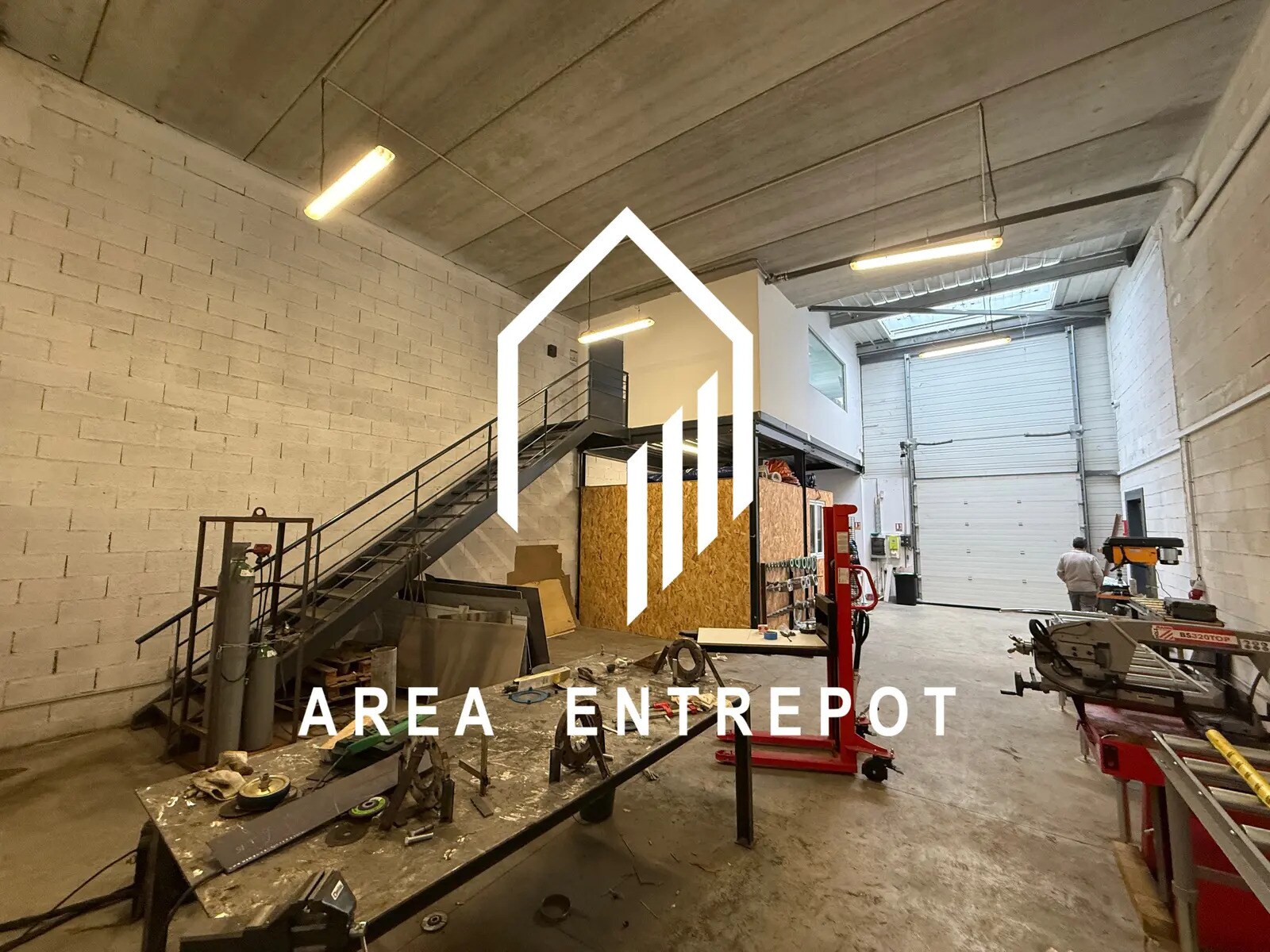 Flex in La Ciotat for lease Interior Photo- Image 1 of 5