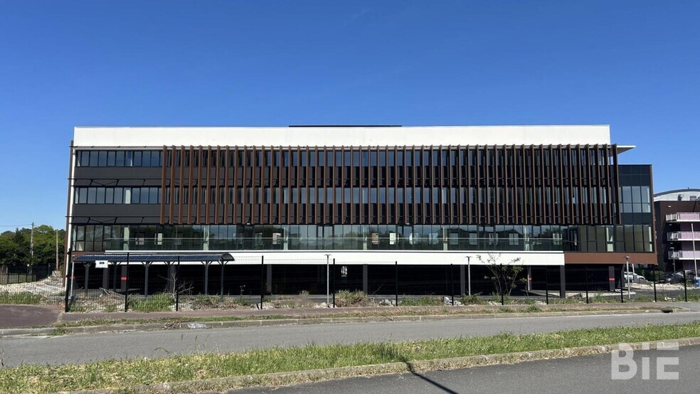 Office in Mérignac for sale - Building Photo - Image 3 of 8