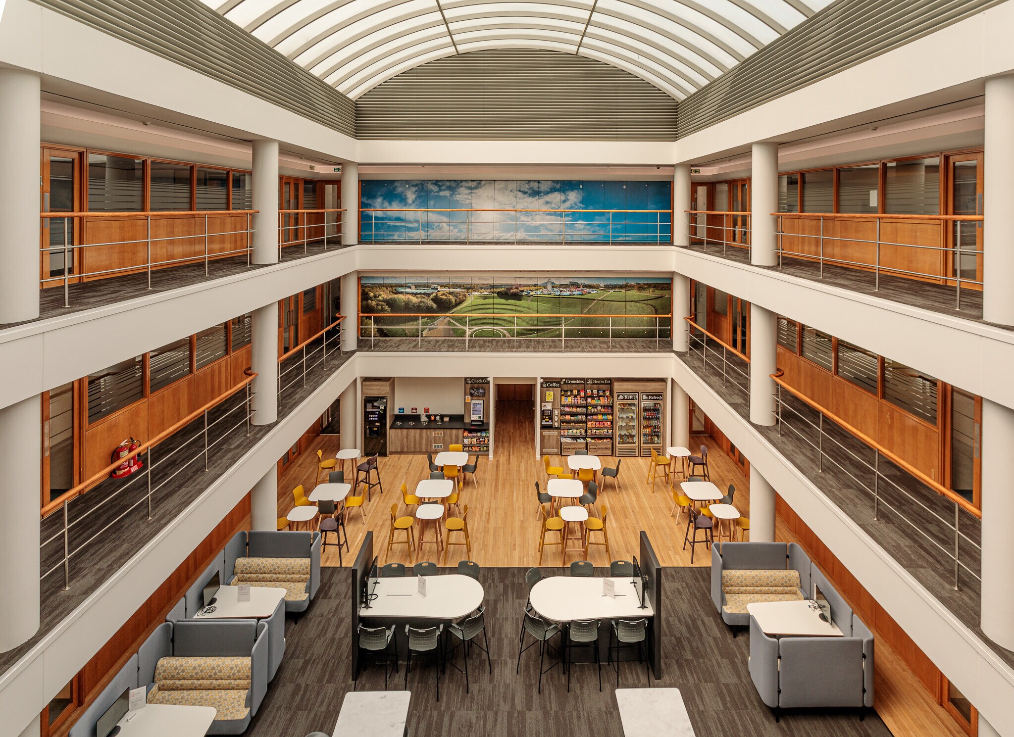 399 Silbury Blvd, Milton Keynes à louer Photo du bâtiment- Image 1 de 8