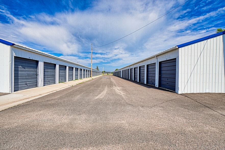 4206 N College Dr, Cheyenne, WY for lease - Building Photo - Image 2 of 3