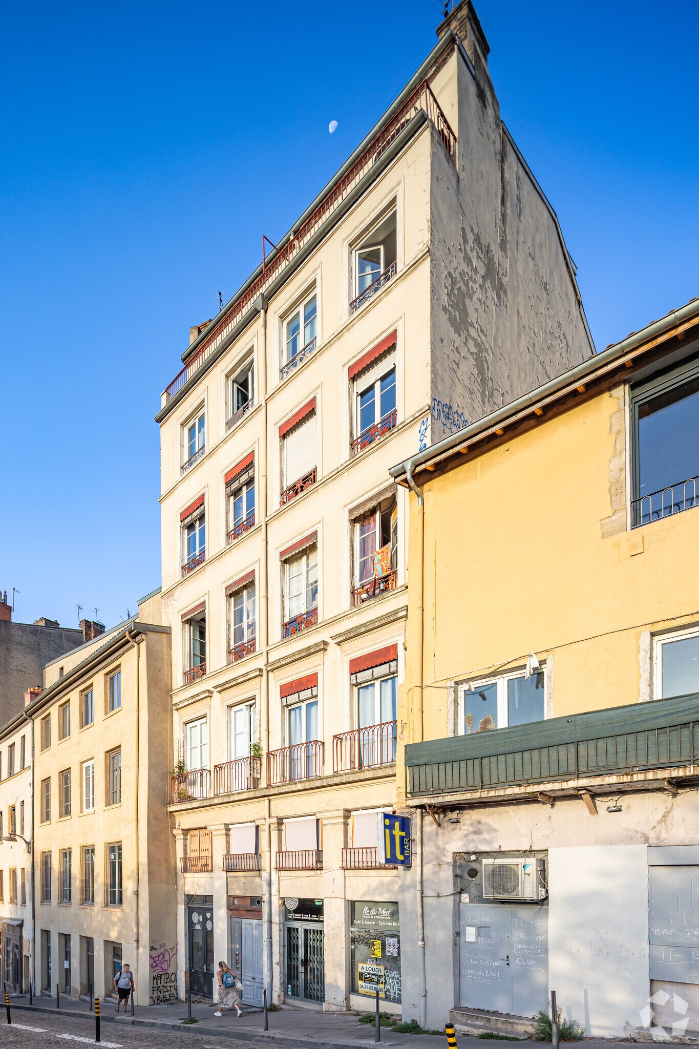 Commerce de détail dans Lyon à louer Photo principale- Image 1 de 2