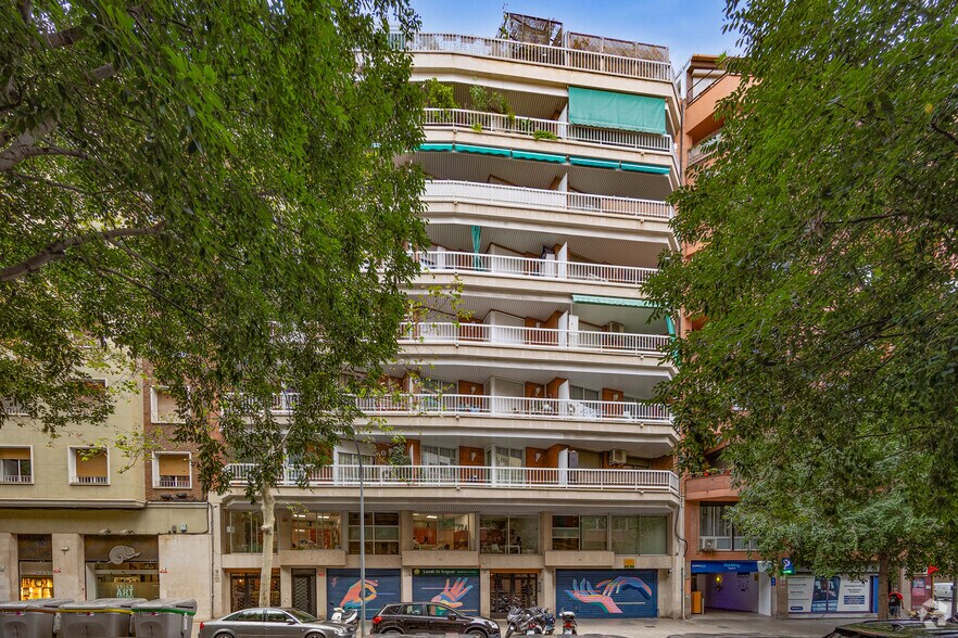 Carrer de Buenaventura Muñoz, 13, Barcelone, Barcelona à louer - Photo principale - Image 1 de 2