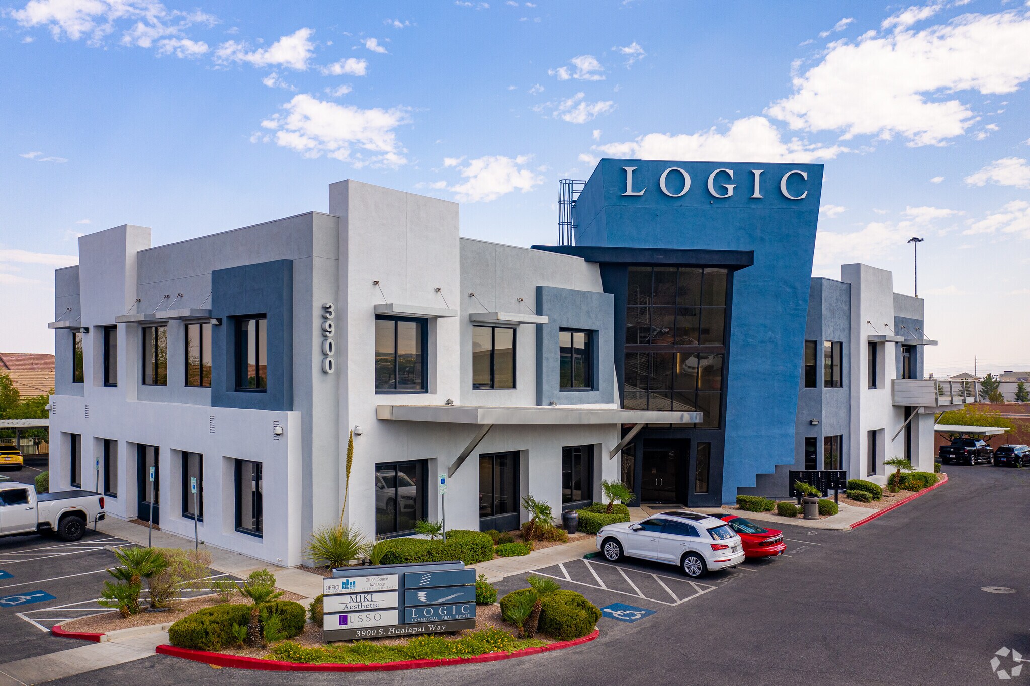 3900 S Hualapai Way, Las Vegas, NV à louer Photo principale- Image 1 de 8