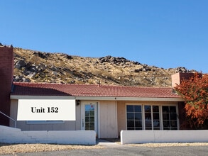 20601 US Highway 18, Apple Valley, CA à louer Photo du bâtiment- Image 1 de 5