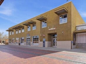 1607 Paseo De Peralta, Santa Fe, NM for lease Interior Photo- Image 2 of 17