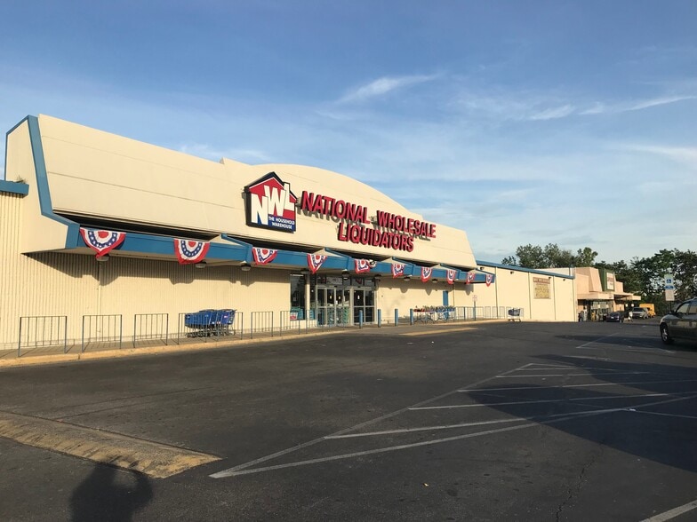 900 Orthodox St, Philadelphia, PA for lease - Building Photo - Image 3 of 6